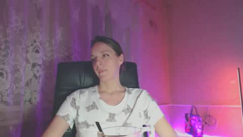 Sonya online show from April 4, 2026, 9:01 pm