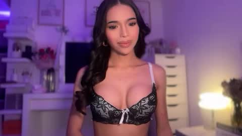 babysabrinaxx online show from May 13, 2026, 9:11 pm