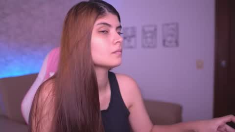 babyzoe_ online show from February 13, 2025, 11:39 am