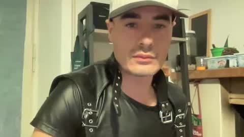 Snapshot of bach77 chatting on December 16, 2024, 7:32 pm bach online show from December 16, 2024, 7:32 pm