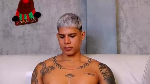 Snapshot of bad_boytoh chatting on December 22, 2025, 1:19 pm bad_boytoh online show from December 22, 2025, 1:19 pm