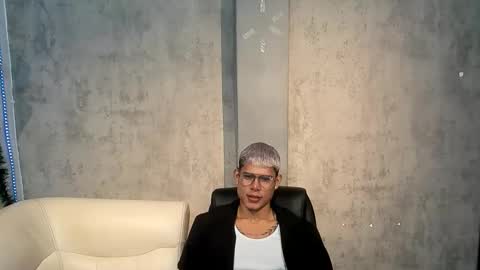 Snapshot of bad_boytoh chatting on January 7, 2026, 1:35 pm bad_boytoh online show from January 7, 2026, 1:35 pm