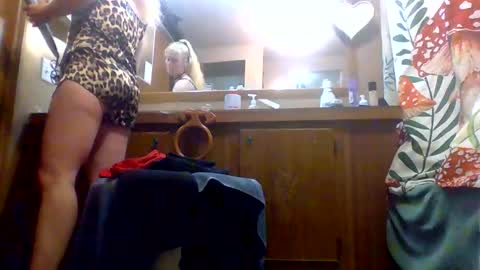 Badbitch520 online show from April 20, 2026, 11:24 am