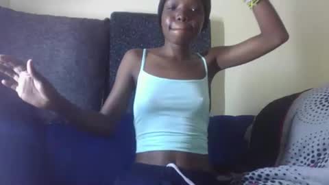 Snapshot of baddie_floxxy chatting on February 28, 2026, 9:27 pm baddie_floxxy online show from February 28, 2026, 9:27 pm