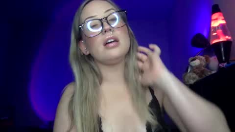 Snapshot of baddiejess618433 chatting on December 31, 2024, 7:10 am baddiejess618433 online show from December 31, 2024, 7:10 am