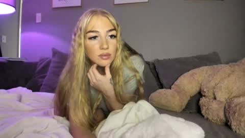 Jade online show from November 6, 2025, 3:29 am