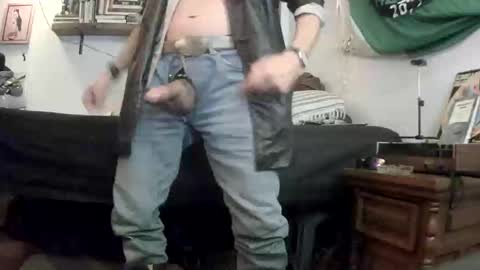 Mexican livin Off the Wall online show from September 17, 2025, 7:32 am