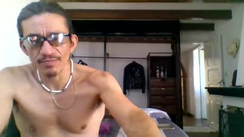 Mexican livin Off the Wall online show from April 25, 2026, 7:22 pm