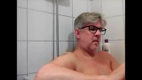 baggelina75 online show from January 15, 2025, 8:37 pm