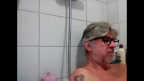 baggelina75 online show from March 3, 2025, 5:50 pm