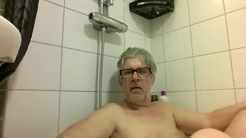 baggelina75 online show from April 22, 2026, 7:04 pm