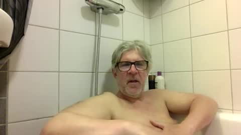 baggelina75 online show from April 23, 2026, 8:00 pm