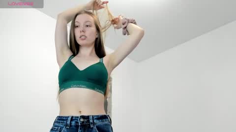 Kira online show from April 19, 2026, 3:22 pm