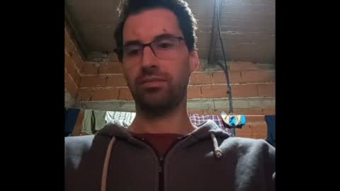 Ezequiel online show from April 12, 2026, 1:43 am