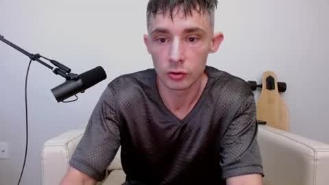 Snapshot of bananacurvesleft chatting on June 22, 2026, 12:24 am bananacurvesleft online show from June 22, 2026, 12:24 am