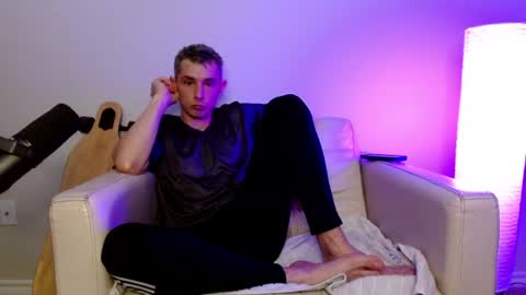 Snapshot of bananacurvesleft chatting on August 4, 2026, 3:43 am bananacurvesleft online show from August 4, 2026, 3:43 am