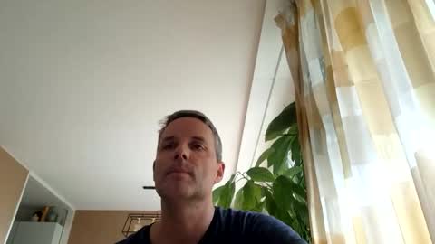 bananasplit1900 online show from October 18, 2025, 10:27 am