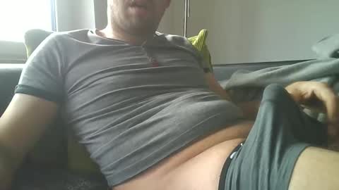 Snapshot of bangboom88 chatting on January 19, 2025, 11:56 am Mark online show from January 19, 2025, 11:56 am