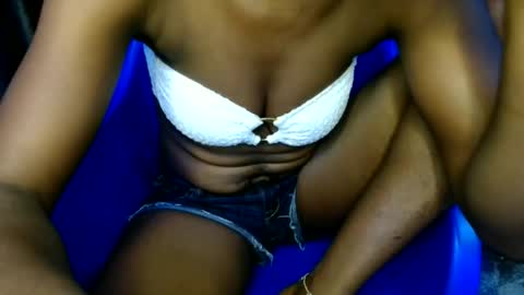 Snapshot of banging_body chatting on May 16, 2026, 11:25 pm banging_body online show from May 16, 2026, 11:25 pm