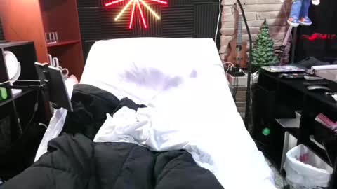BANJOEY online show from June 24, 2026, 3:27 am