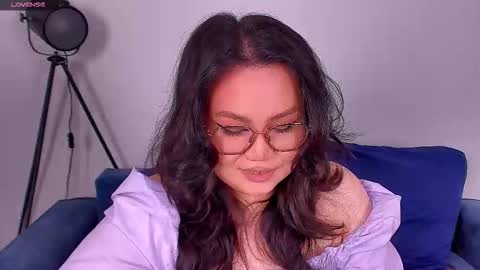 Barbie Kim online show from October 4, 2025, 6:17 pm