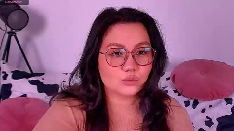 Barbie Kim online show from October 10, 2025, 5:56 pm