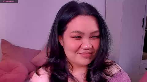 Barbie Kim online show from November 7, 2025, 6:41 pm