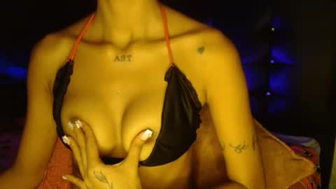 Snapshot of barbie_222 chatting on October 9, 2025, 12:41 am barbie_222 online show from October 9, 2025, 12:41 am