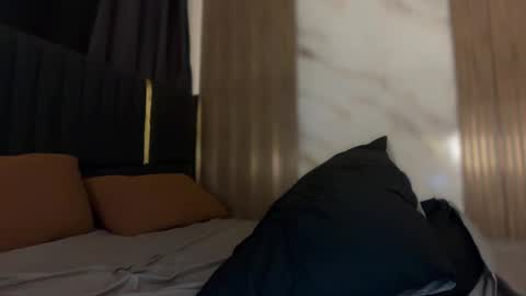 A I K O online show from October 16, 2025, 7:48 pm