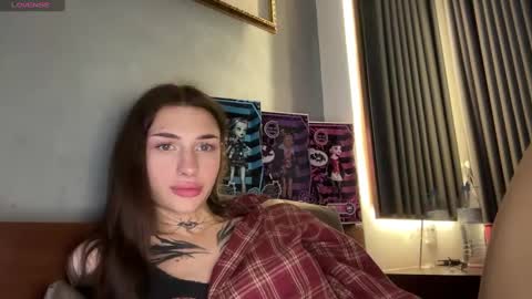 Snapshot of barbie_bi chatting on December 27, 2024, 11:17 am My name is Molly. Please say hello I like talking to you. If you have any wishes or obscene desires please use the tip menu online show from December 27, 2024, 11:17 am