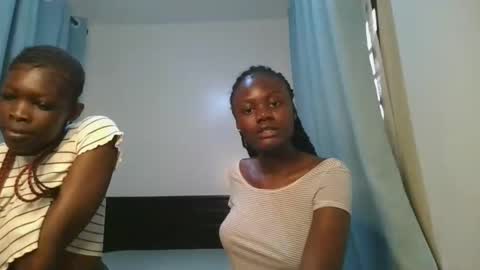 Snapshot of barbie_queen2 chatting on January 17, 2026, 12:54 pm queen online show from January 17, 2026, 12:54 pm
