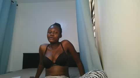 Snapshot of barbie_queen2 chatting on February 26, 2026, 10:03 am queen online show from February 26, 2026, 10:03 am