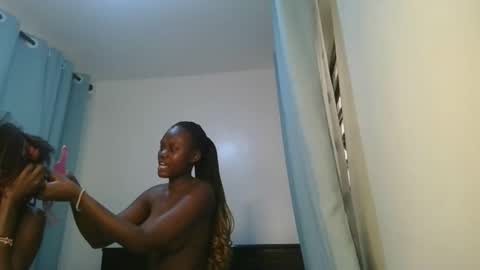 Snapshot of barbie_queen2 chatting on March 26, 2026, 11:27 am queen online show from March 26, 2026, 11:27 am