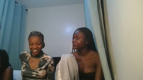 Snapshot of barbie_queen2 chatting on March 29, 2026, 11:27 pm queen online show from March 29, 2026, 11:27 pm