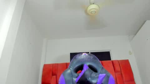 Snapshot of barbie_strong chatting on December 9, 2024, 4:56 am barbara roberts online show from December 9, 2024, 4:56 am