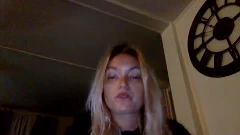 Snapshot of barbiebby77 chatting on November 20, 2025, 3:50 am Summer online show from November 20, 2025, 3:50 am