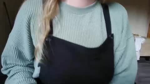 barbiedoll713 online show from May 10, 2026, 2:17 am