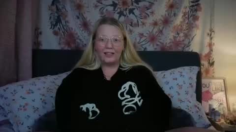 Snapshot of barbiegirl966 chatting on April 27, 2026, 8:29 pm barbiegirl966 online show from April 27, 2026, 8:29 pm