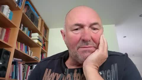 Snapshot of bartvel chatting on May 7, 2026, 10:42 am bartvel online show from May 7, 2026, 10:42 am