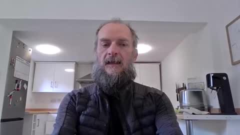 Snapshot of basiccamguy chatting on June 8, 2026, 9:42 am basiccamguy online show from June 8, 2026, 9:42 am
