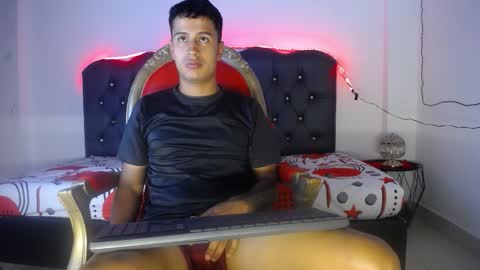 Snapshot of bastian_jonnes chatting on October 18, 2025, 4:48 am Bastian online show from October 18, 2025, 4:48 am