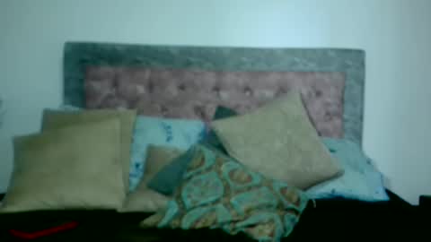 Snapshot of batery82 chatting on February 5, 2025, 2:37 pm batery82 online show from February 5, 2025, 2:37 pm