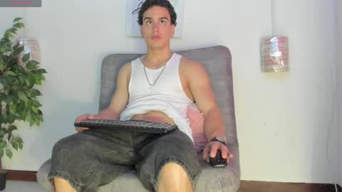 Snapshot of battista_turner chatting on April 25, 2026, 7:00 pm battista online show from April 25, 2026, 7:00 pm