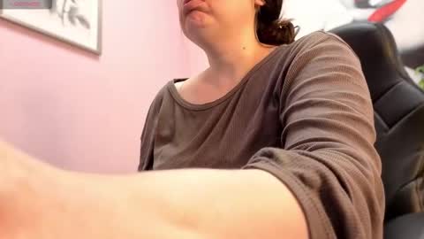 battymoll online show from March 25, 2026, 3:40 pm