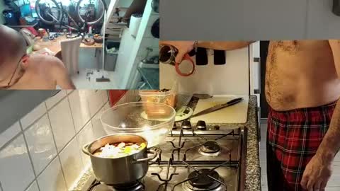 bazzz_8 online show from April 9, 2026, 4:12 pm