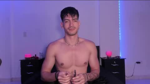 Valentino online show from January 29, 2025, 9:07 pm