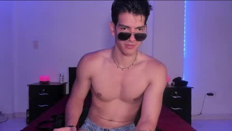 Valentino online show from February 27, 2025, 9:25 pm