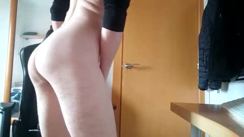 Snapshot of bcnlovetrans chatting on December 19, 2025, 1:29 pm bcnlovetrans online show from December 19, 2025, 1:29 pm