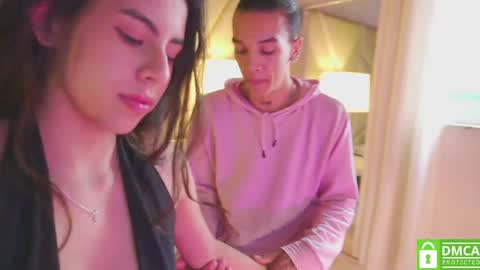 Snapshot of be_curiouss_ chatting on May 4, 2026, 12:01 pm Helena Evan online show from May 4, 2026, 12:01 pm