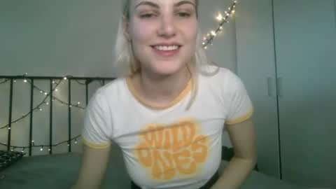 Snapshot of bea_trix77 chatting on January 12, 2025, 1:05 pm Yours sweet Bea 3 online show from January 12, 2025, 1:05 pm